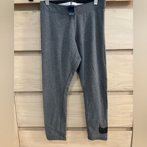 NIKE crop leggings